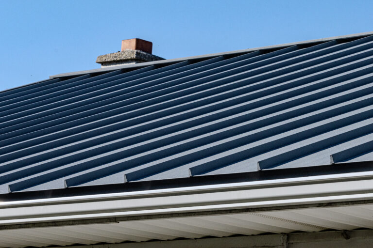 What is the average installation time for a metal roof?